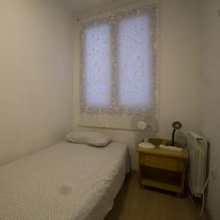 Image 3 - Hostal Díaz, Calle de Atocha, 51, 28012 Madrid, Spain - Room for rent