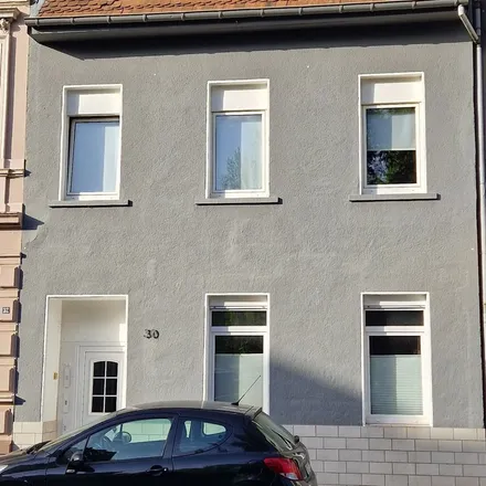 Rent this 2 bed apartment on Lindenstraße 30 in 41063 Mönchengladbach, Germany