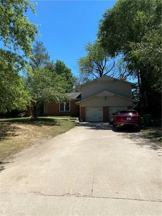 Buy this 3 bed house on 2101 West Oak Street in Rogers, AR 72758