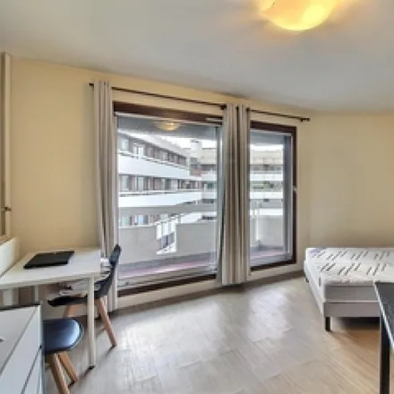 Rent this studio apartment on 40 Rue Lacépède in 75005 Paris, France