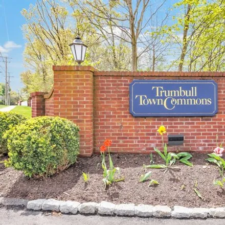 Image 2 - 271 Mayfield Drive, Trumbull, CT 06611, USA - Townhouse for sale