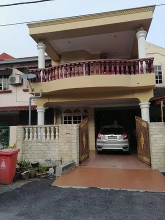 Rent this 4 bed apartment on unnamed road in Petaling Jaya South, 46050 Petaling Jaya