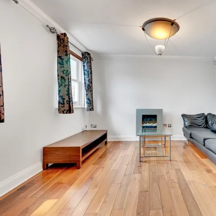 Rent this 2 bed apartment on 291 City Road in London, EC1V 2PW