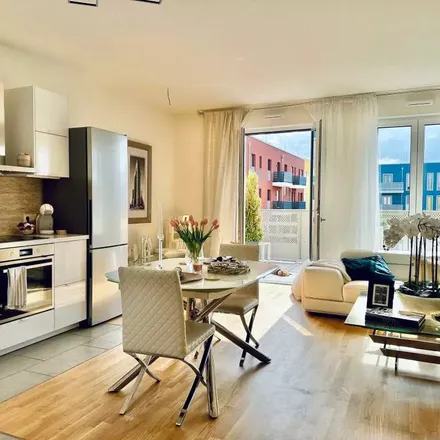 Rent this 3 bed apartment on Viktoria in Bismarckstraße, 52066 Aachen