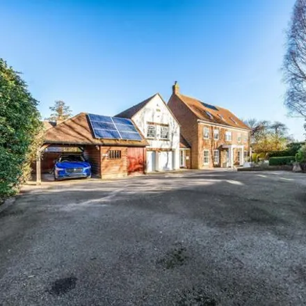 Buy this 7 bed house on The Elms Primary School in Lechlade Road, Faringdon