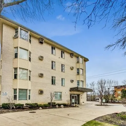 Image 2 - 8200 N Niles Center SB, Niles Center Road, Skokie, IL 60077, USA - Condo for sale