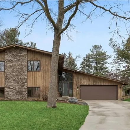 Buy this 5 bed house on 900 Ivanhoe Drive in Northfield, MN 55057