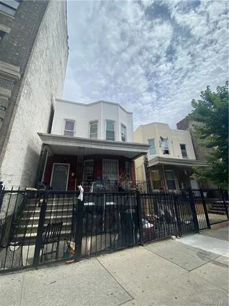 Image 1 - 261 East 198th Street, New York, NY 10458, USA - Townhouse for sale
