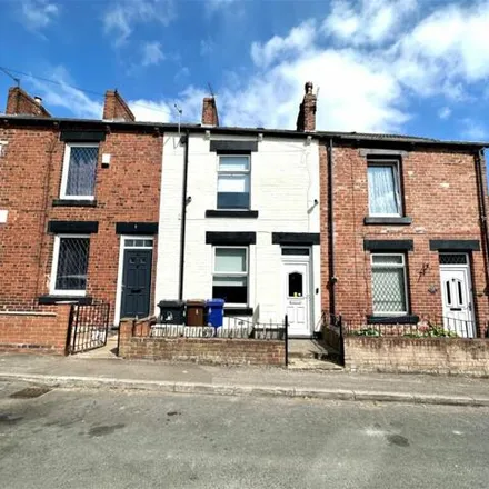 Image 1 - New Street, Mapplewell, S75 6GD, United Kingdom - Townhouse for sale