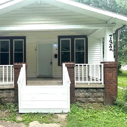 Rent this 2 bed house on 732 Woodlawn Ave in Zanesville, Ohio