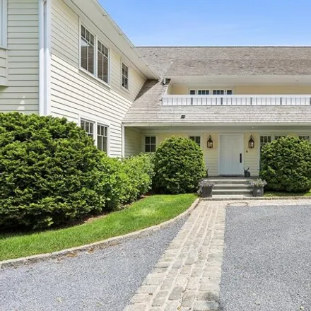 Image 3 - 48 Cobblefield Ln, Southampton, New York, 11968 - House for sale