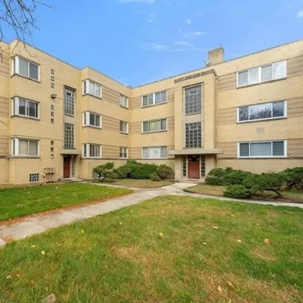Buy this 2 bed condo on 2019 East 72nd Place in Chicago, IL 60649