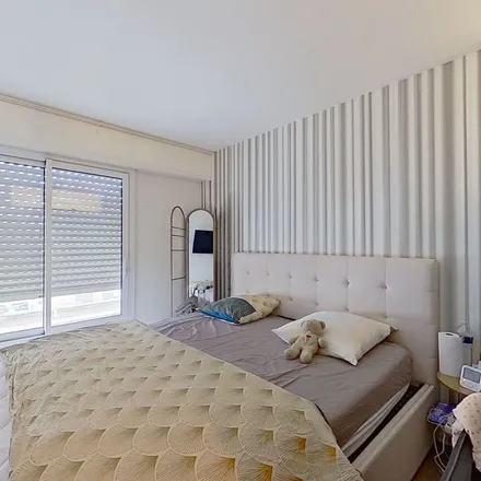 Rent this 4 bed apartment on 19 Avenue de Château du Loir in 92400 Courbevoie, France