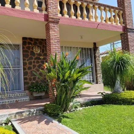 Buy this 3 bed house on Calle Brisas de Cuernavaca in Fraccionamiento Brisas, 62590 Tres de Mayo