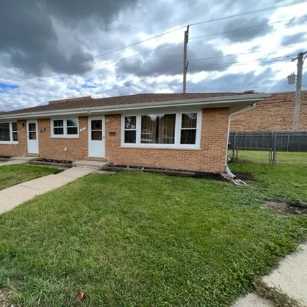 Buy this 3 bed townhouse on 1619 Howard Avenue in Riverview, Des Plaines