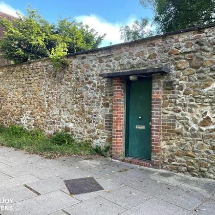Image 1 - St. Michael's and All Angels' Church, Three Post Lane, Upper Lambourn, RG17 8AA, United Kingdom - Apartment for rent