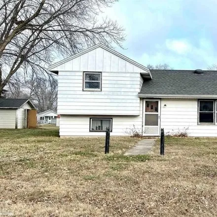 Buy this 3 bed house on 2298 South Jersey Avenue in Mason City, IA 50401