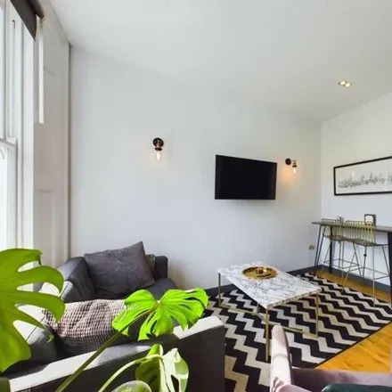 Buy this 1 bed apartment on 2 Dagmar Terrace in Angel, London