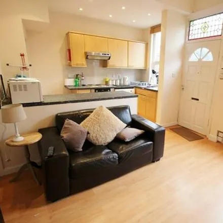 Rent this 2 bed townhouse on Bankfield Road in Leeds, LS4 2JT