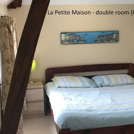 Rent this 3 bed house on 79290 Loretz-d'Argenton