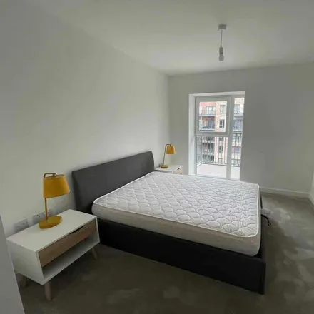 Image 2 - Beaufort Square, London, NW9 5SQ, United Kingdom - Apartment for rent