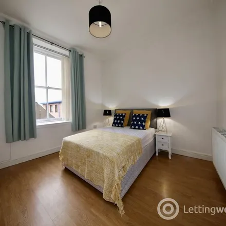 Image 2 - Santander, 167 High Street, Arbroath, DD11 1DY, United Kingdom - Apartment for rent
