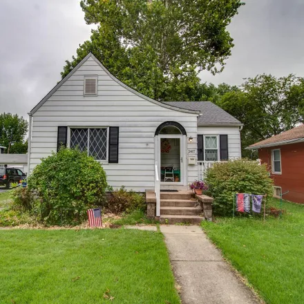 Buy this 2 bed house on 2417 Kohler Street in Alton, IL 62002