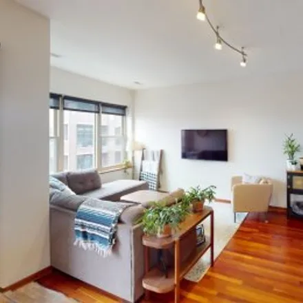 Buy this 2 bed apartment on #3,4911 North Lincoln Avenue in Lincoln Square, Chicago