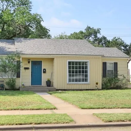 Buy this 3 bed house on 3335 29th Street in Lubbock, TX 79410