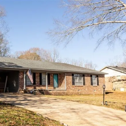 Image 2 - 1811 Highland Drive, Corinth, MS 38834, USA - House for sale