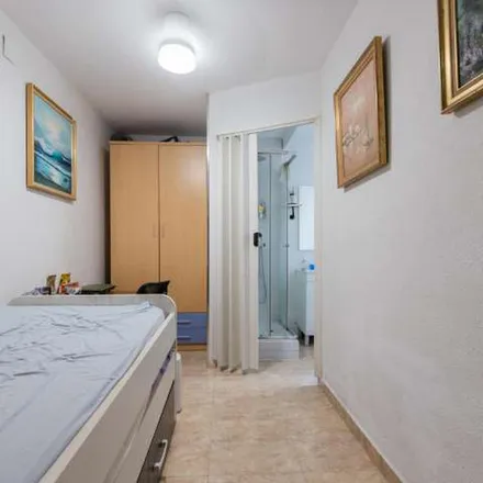 Image 8 - Carrer de Santander, 22, 46017 Valencia, Spain - Apartment for rent