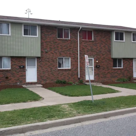 Rent this 3 bed apartment on Wildwood Drive in Windsor, ON N8R 1W7
