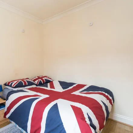 Rent this 5 bed room on 22 Erconwald Street in London, W12 0BY