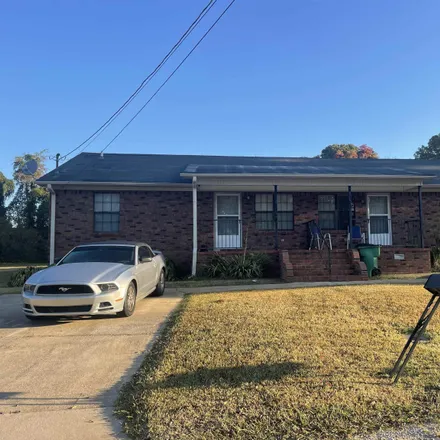 Buy this studio duplex on 1227 Decatur Street in Tuscumbia, Colbert County