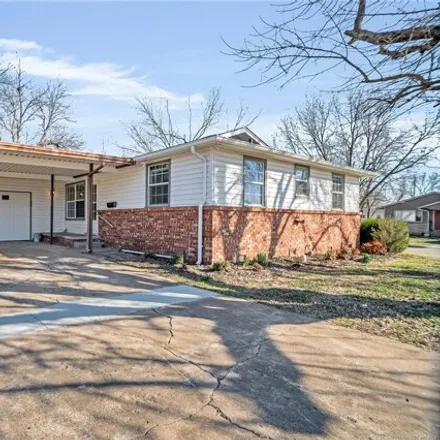 Buy this 3 bed house on 620 East Fort Worth Place in Broken Arrow, OK 74012