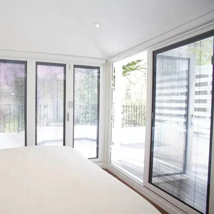 Rent this 3 bed apartment on London in SW10 9DH, United Kingdom