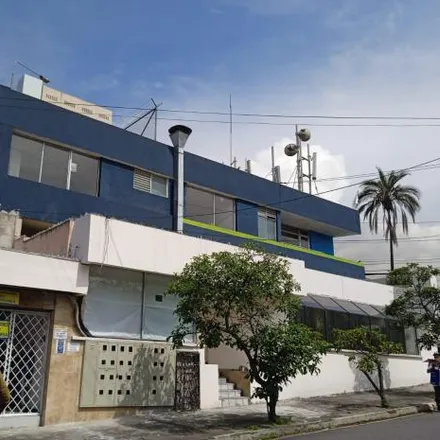 Rent this 7 bed house on Hero Tires in Avenida Atahualpa, 170129