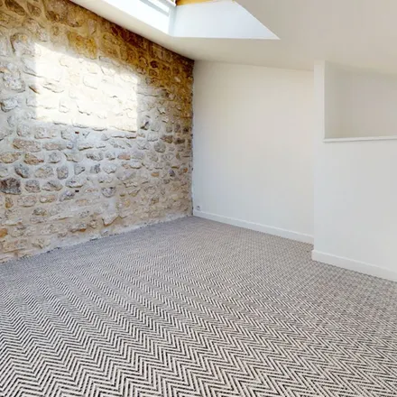 Rent this 3 bed apartment on 69 Rue de la République in 60300 Senlis, France