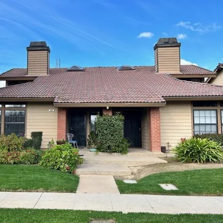 Buy this 2 bed house on 690 East Magill Avenue in Fresno, CA 93710