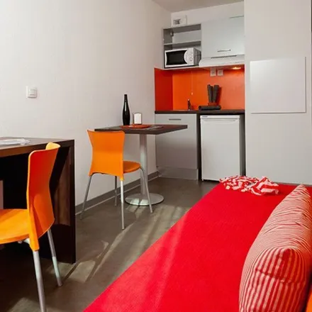 Rent this 1 bed apartment on Place de l'Église in 33400 Talence, France