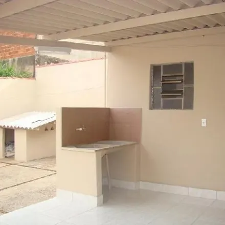 Image 2 - Rua 14, Bairro Maracanâ, Anápolis - GO, 75040-030, Brazil - House for rent