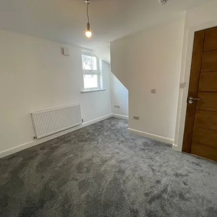 Rent this 4 bed apartment on Albion Road in London, N17 9DB