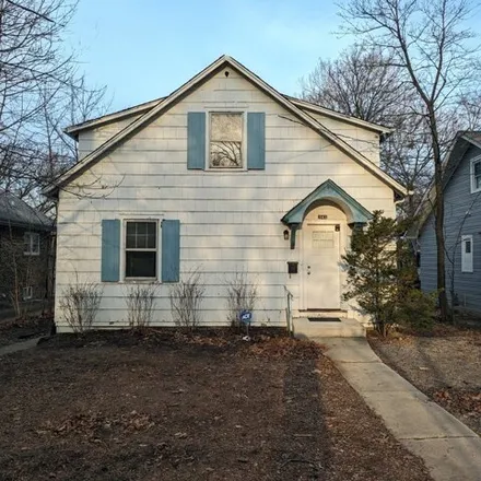 Buy this 4 bed house on 943 Pleasant Avenue in Ravinia, Highland Park