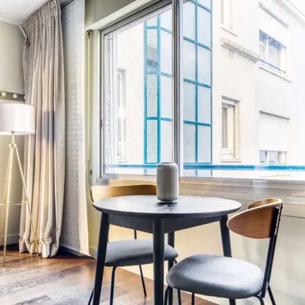 Image 3 - 35 Avenue Montaigne, 75008 Paris, France - Apartment for rent