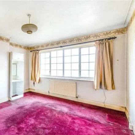 Image 5 - Trevor Close, Pickhurst, London, BR2 7NW, United Kingdom - Duplex for sale