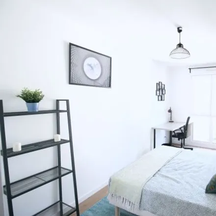 Image 2 - 2 Rue Mozart, 92110 Clichy, France - Room for rent