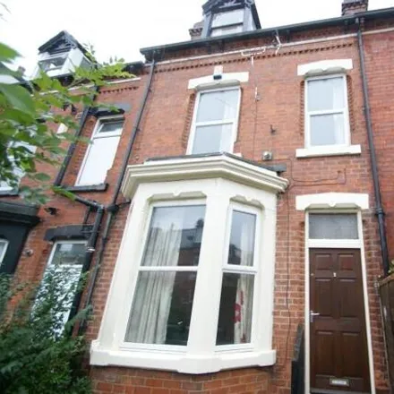 Rent this 4 bed townhouse on Back Delph Mount in Leeds, LS6 2FE