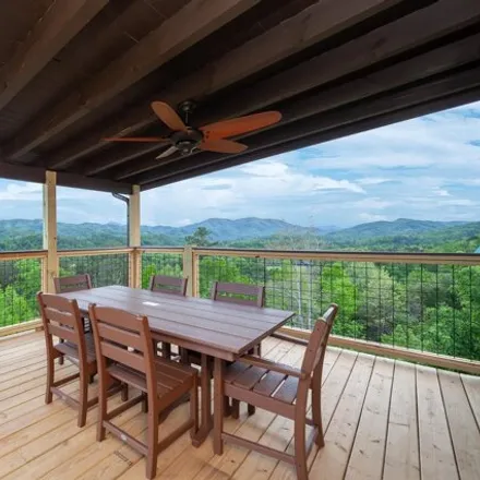 Image 3 - Crown Point Lane, Sevier County, TN, USA - House for sale