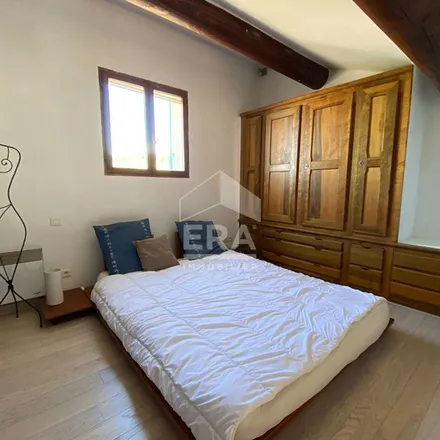Rent this 4 bed apartment on 80 Route de Saint Martin in 84240 La Motte-d'Aigues, France