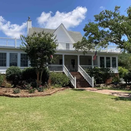 Buy this 6 bed house on Ocracoke Historic District in Ocean Road, Ocracoke